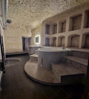 Troglodyte Baths