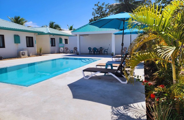 Tropical 1 Bedroom Cabana on Private Oasis