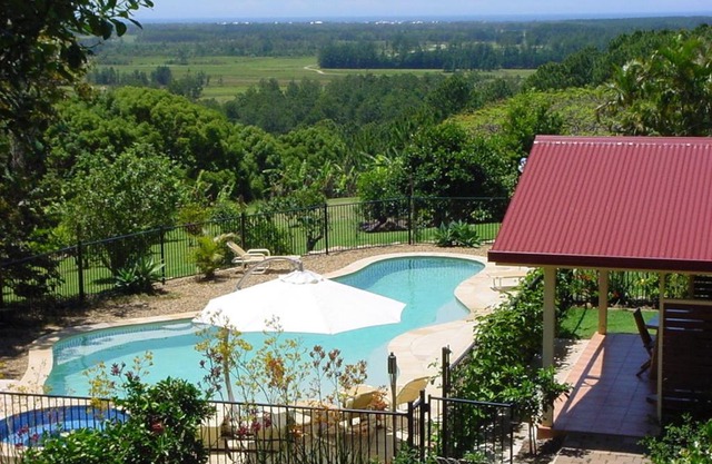 Tropical Coast Retreat - Pet Friendly - Adult only