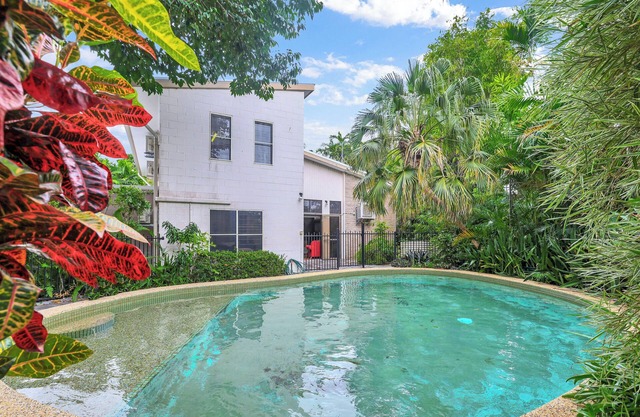 Tropical Crush | 4 Beds, 2 Bath | Pool
