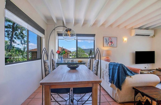 Tropical Dreaming in the Heart of Indooroopilly