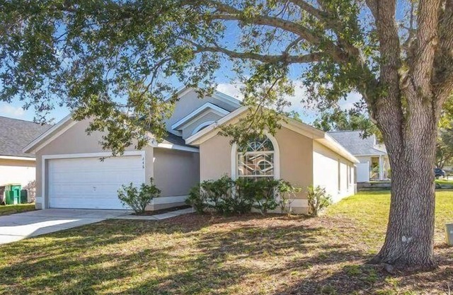 Tropical Family Retreat with Gameroom Florida Pines, Davenport 4BR 2BA by RedAwning