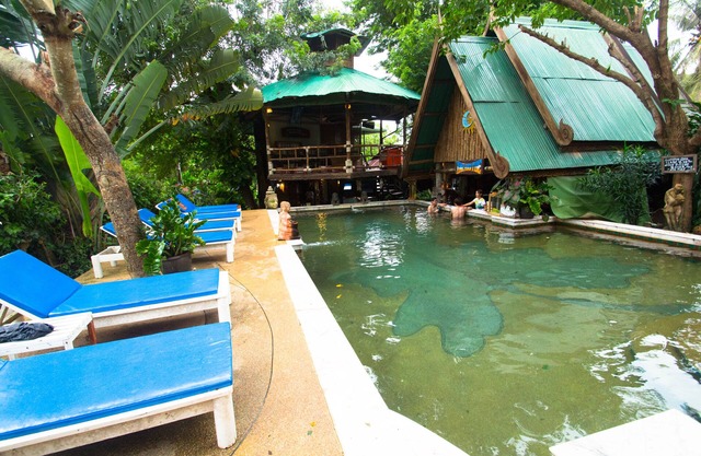 Tropical Garden Bungalow