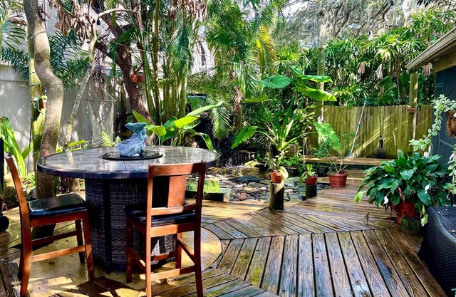 Tropical Garden by Siesta Key, Pet Friendly!