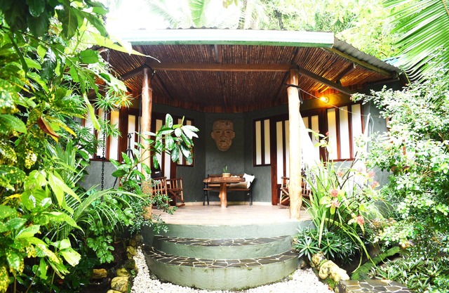 Tropical Garden & Surf Bungalow 1 Pachamama Lodge Mal País