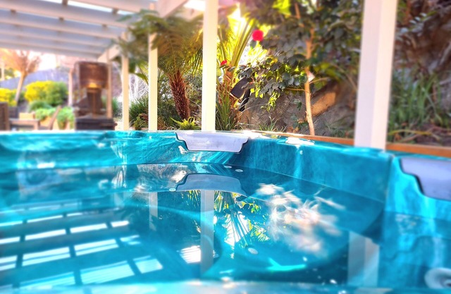 Tropical Gem - Outdoor Jacuzzi