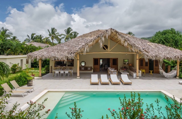 Tropical Getaway Villa in beach front gated community - Coson Beach
