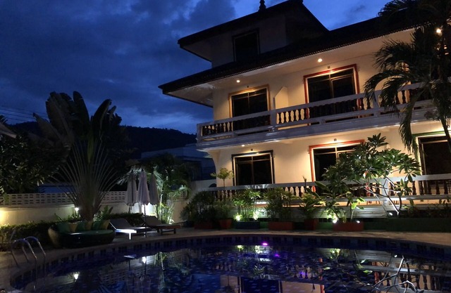 Tropical Palm Resort