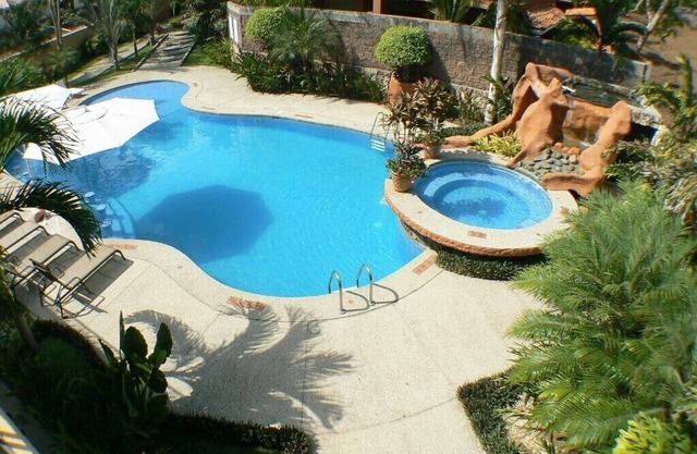 Hermosa villa de 3 dormitorios con piscina frente a la playa Jaco Beach :)