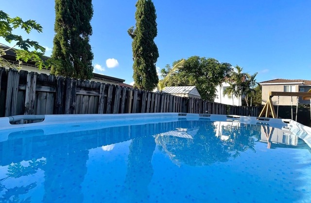 Tropical Paradise Between Miami and the Florida Keys. The House of your dreams