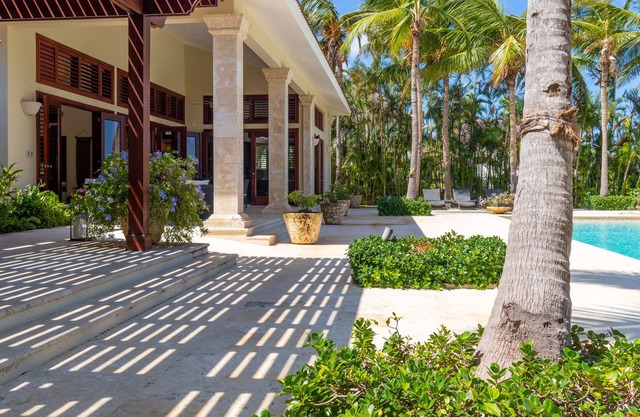 Tropical Paradise Villa with Pool