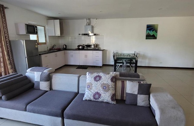 Tropical Plaza Apt