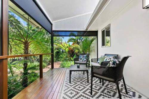 Tropical Retreat with BBQ Deck