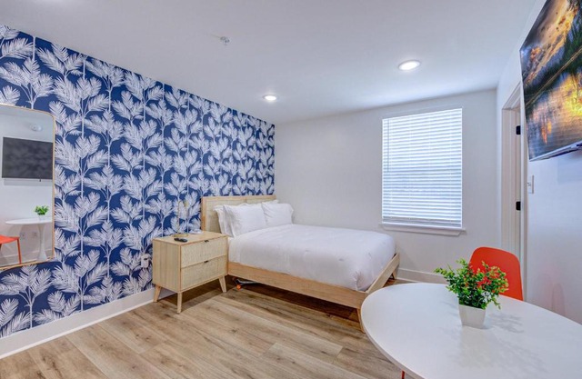 Tropical Sunset Studio Apartment