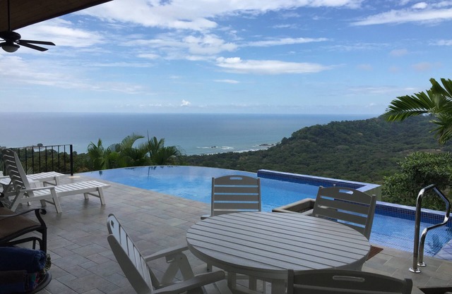 Villa tropical con vistas espectaculares!