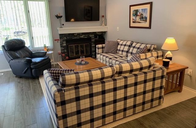 Trout Creek Condos #17 - 1 Bdrm, 1 Bath, Sleeps 4
