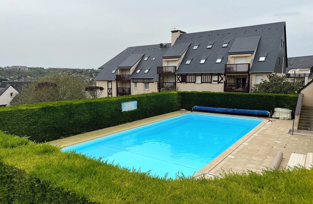 Trouville boundary: Beautiful 3-room apartment with parking and two sea-view balconies