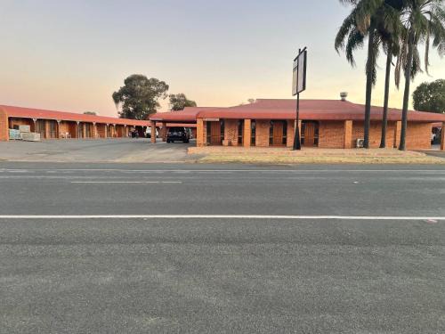 True blue Motor Inn