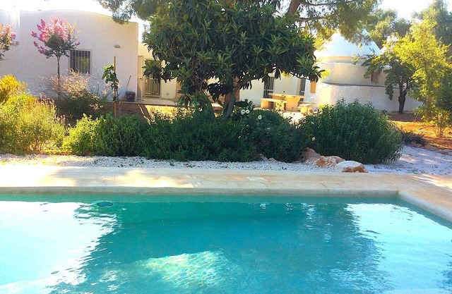 Trullo del Gran Pino, paraíso en el corazón de Puglia. Tarifas con descuento!