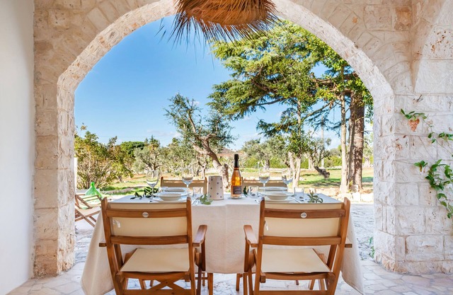 Trullo Marilì on the Fasano Selva