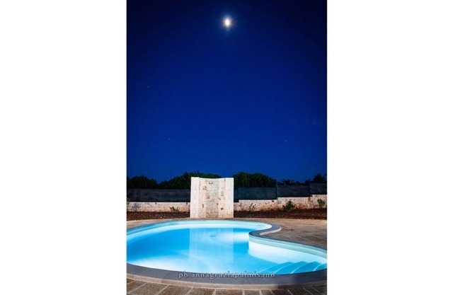 Trullo "la colina de la nuez" con piscina y amplio jardín