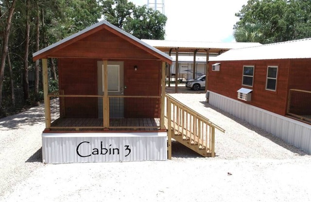 Truth Harbors Cabin3 with WiFi