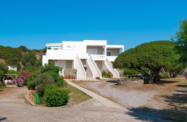 Tselios Apartments & Studios