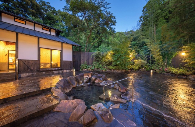 Tsuwabuki-no-Hana