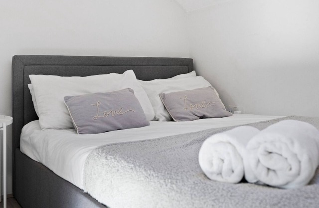 TTSA - Essential 1 Bedroom Apartment 1 - Croydon