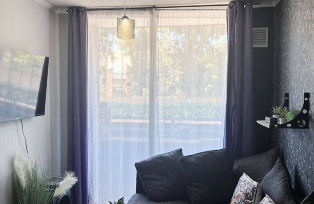 Céntrico, acogedor y equipado. Metro cercano.