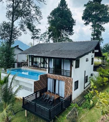 Tuah D Manggis Janda Baik 4BR 2 Storey Bungalow Private Infinity Swimming Pool with Gunung Nuang View