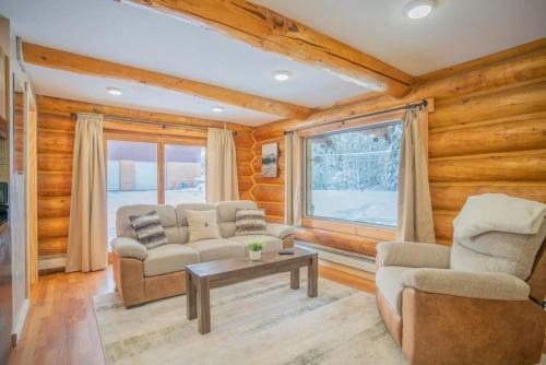 Tucked Away Timber Lower Suite