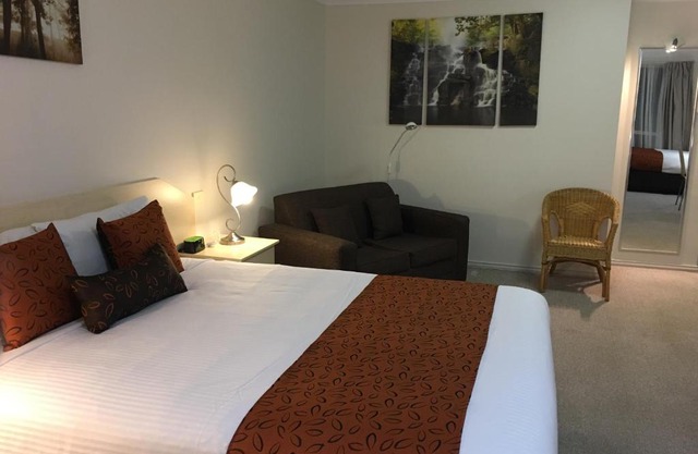 Tuckerbox Motor Inn