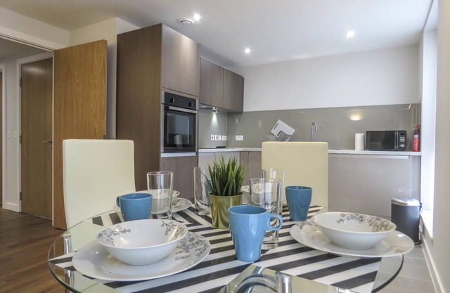 Tudors eSuites Birmingham Apartments with Gated Parking