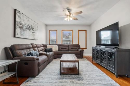 Tufts 3-Bed 2-Office Home with Laundry