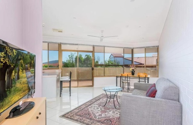 Tuggeranong Short Stay #08C - Sleeps 6