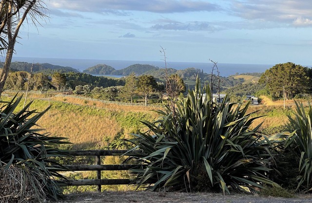 Tui Cottage Private rural retreat with elevated views to the ocean