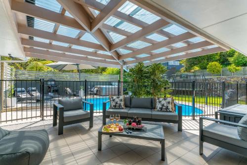 Tuis and Pools - Lake Taupo Holiday Home