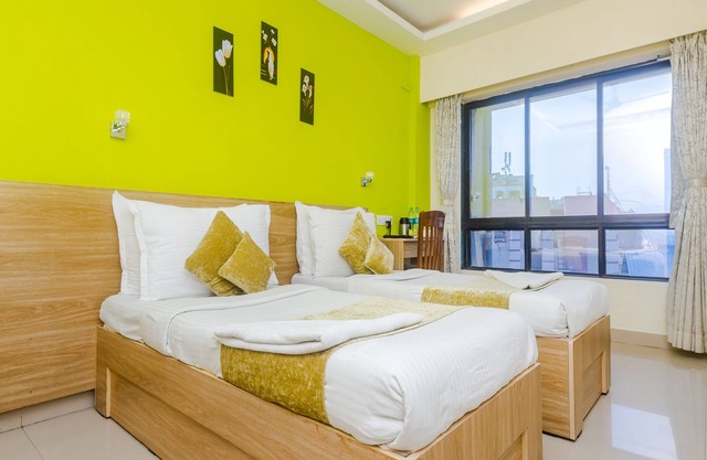 TULIIPSTAYS - Hotel Ashok Bhiwandi