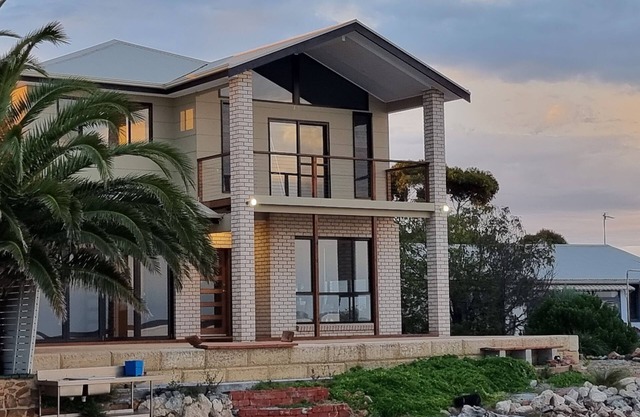 Tulka Waterfront Holiday Home