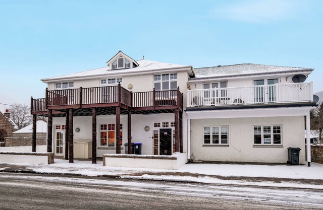 TULLICH APARTMENT, family friendly, with a garden in Ballater