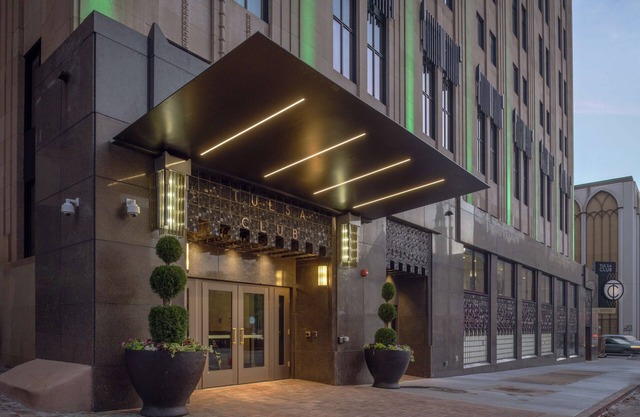 Tulsa Club Hotel, Curio Collection by Hilton