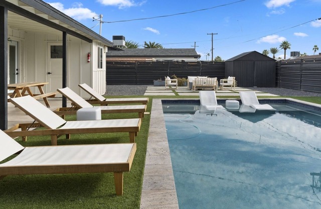 Tulum-Inspired Scottsdale Home w/h Pool| BBQ| Yard