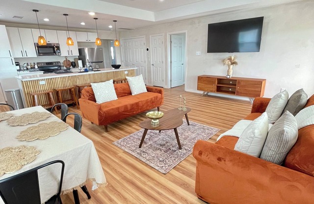 Tulum Surfside Vacation Home:located just two blocks from the beach.