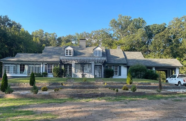 Turn of the Century Estate 9 BR with Sauna and Pool, Secluded