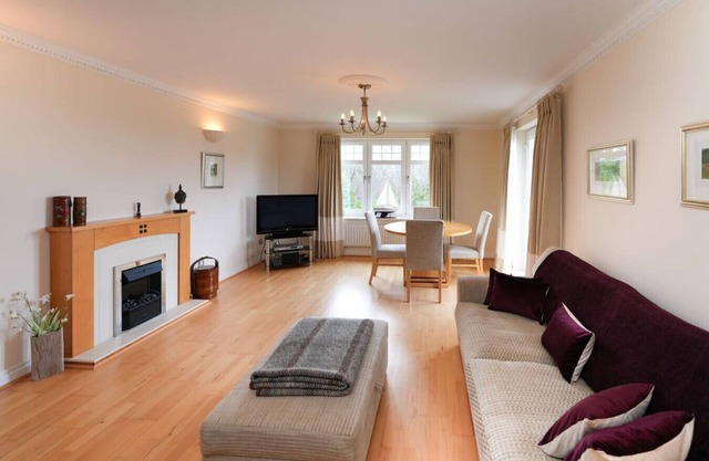 Turnberry Apartments 2G