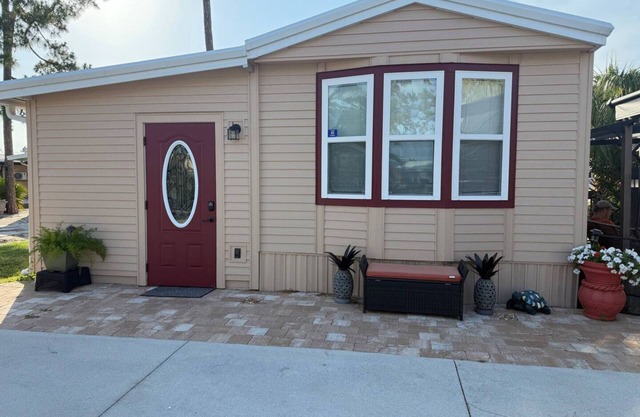 Turtle cove: Perfect Cozy Oasis in SWFL with Pool, Hot Tub & More!