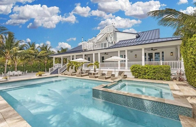Turtle Crawl- MAGNIFICANT OCEANFRONT ESTATE HOME