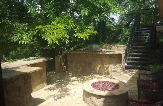 Turtle Manor by Benbrook Lake
