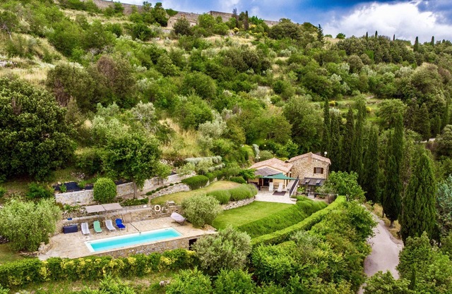 Toscano hermosa casa privada en Cortona con fantásticas vistas, jardín y piscina